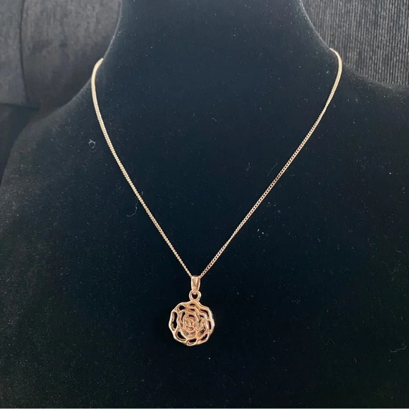 Dainty Rose Gold Lot 3 Items a Delicate Crystal Rose Necklace and 2 Bracelets - Picture 11 of 14